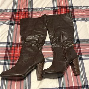 Avon Mark Brown Leather Knee-High  boots size 8